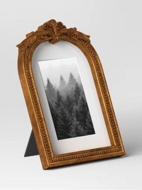 Threshold 5"x7" Matted to 4"x6" Ornate Arch Table Frame Antique Brass